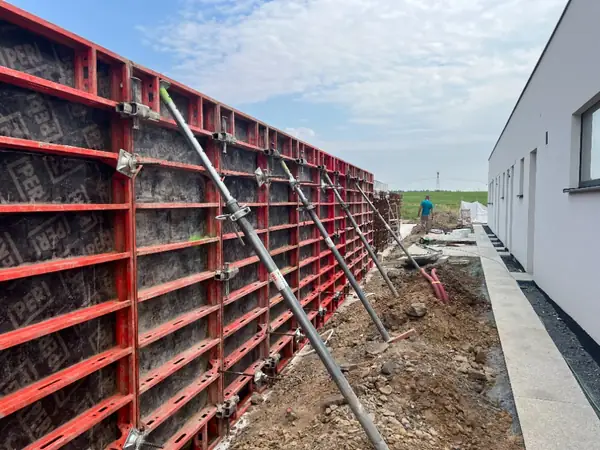 Architectural concrete fence, Šeberov – 9