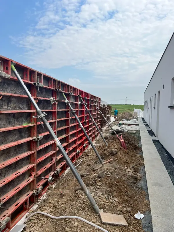 Architectural concrete fence, Šeberov – 10