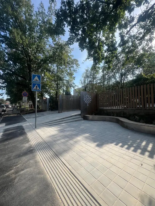 School entrance revitalization — Nový PORG – 49