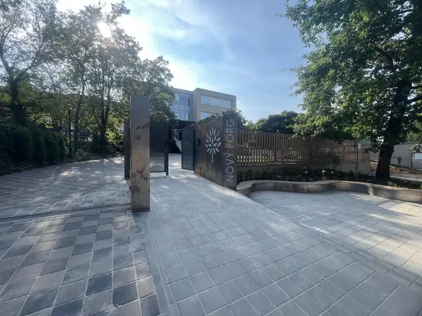 School entrance revitalization — Nový PORG – 50